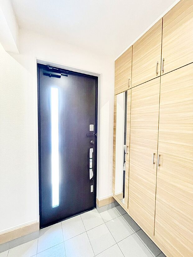 家族の帰宅やお客様をあたたかく迎える玄関