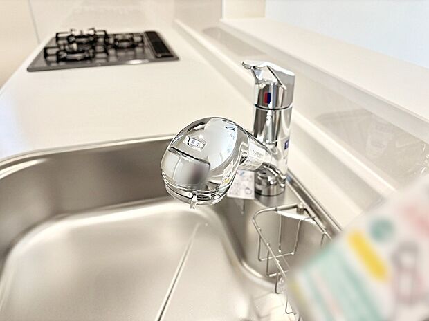 浄水器一体型のキッチンで洗い物用・料理用と切り替え簡単！