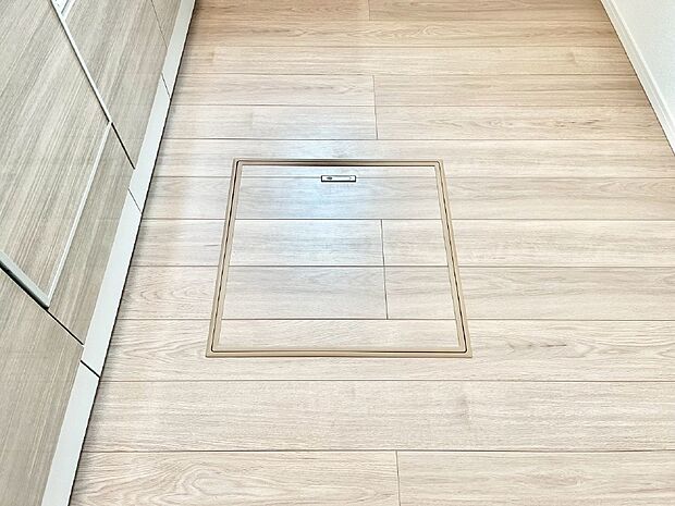 床下収納付き!日用品・非常用品の収納にも大活躍。