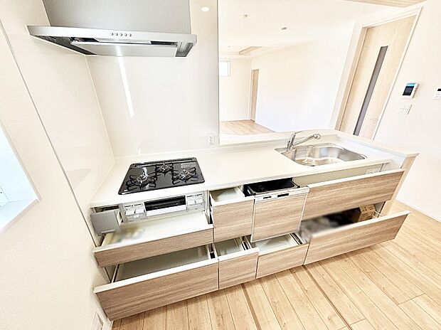 使いやすさを優先したスライド式収納タイプ！