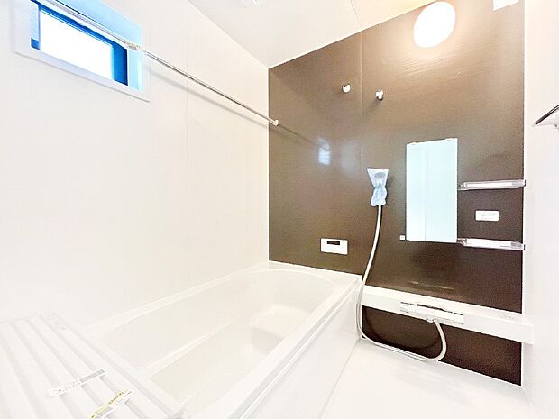 落ち着いた雰囲気でゆっくりお寛ぎいただけるバスルーム