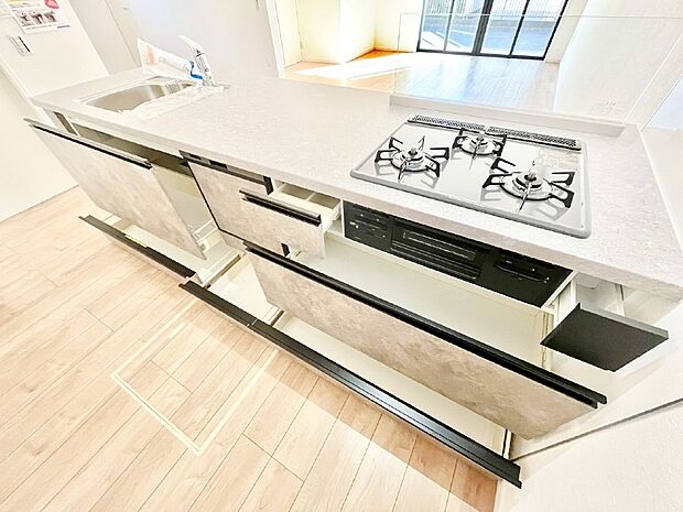 使いやすさを優先したスライド式収納タイプ!