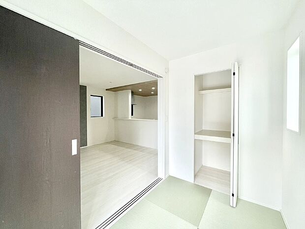 柔らかい畳の空間は、お子様の遊び場や来客時のおもてなしの場所として重宝します。