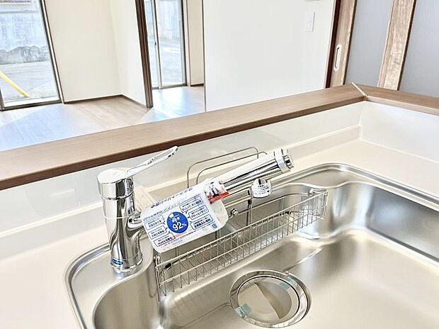 浄水器一体型のキッチンで洗い物用・料理用と切り替え簡単!