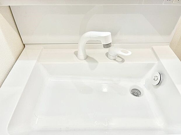 ハンドシャワー付き!使いやすい洗面台。