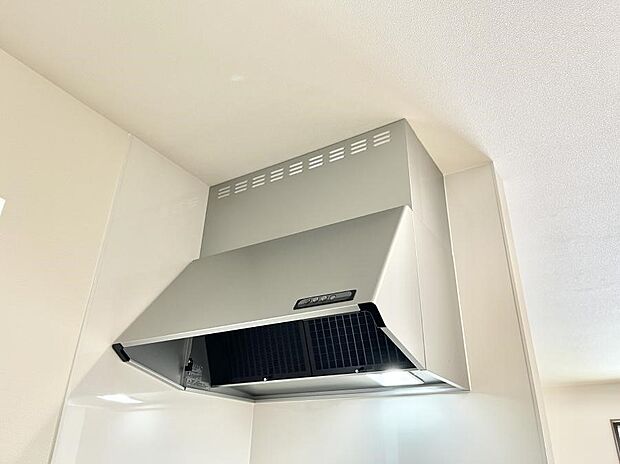 フラットタイプのレンジフード、お手入れがしやすいですね!