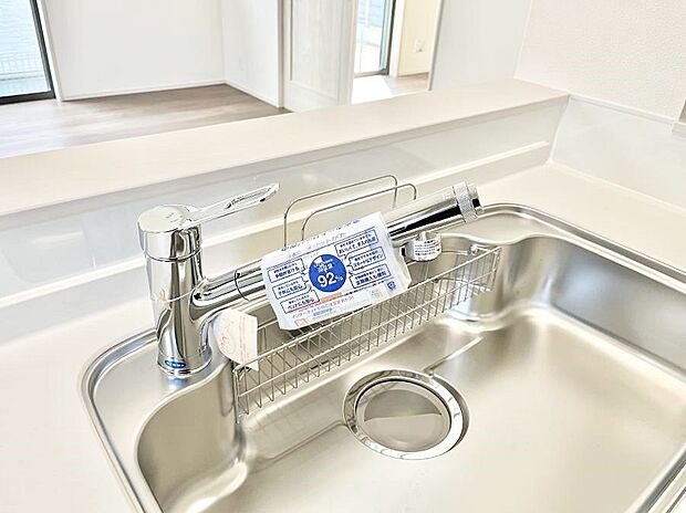 浄水器一体型のキッチンで洗い物用・料理用と切り替え簡単!