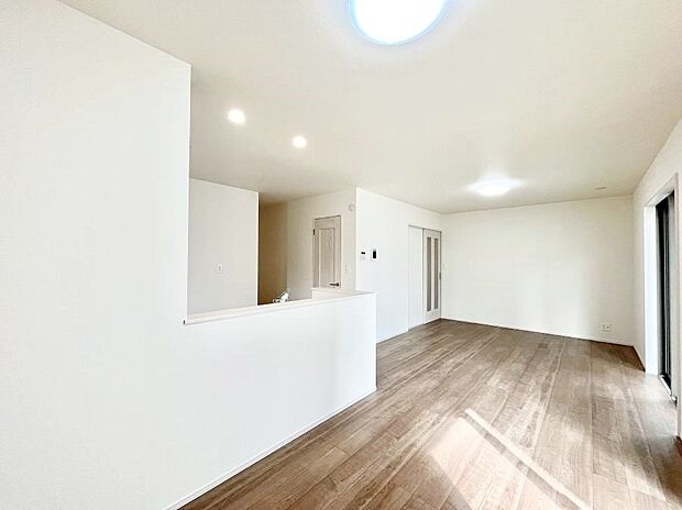 どこにいても家族のつながりを感じられるコミュニケーションリビング。