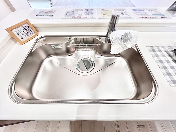 広々としたシンクでお料理やお皿洗いもラクラク快適に!