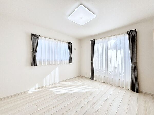 2面採光を確保した明るい空間。家族みんなが快適な暮らしを実現する設計です。