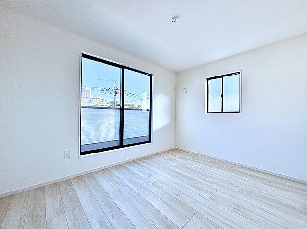 明るいバルコニーサイドに洋室を設置。目覚めの良い寝室に。