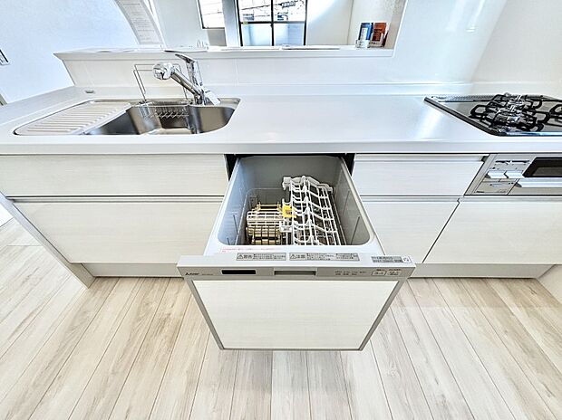 面倒なお片づけは食洗機にお任せ！家事の負担が減って、時間にも気持ちにもゆとりができます。