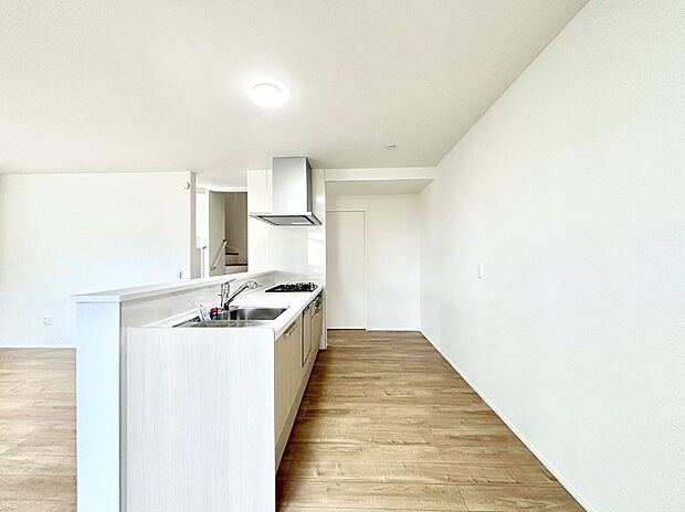 ゆとりあるキッチンではご家族と楽しくお料理ができます。