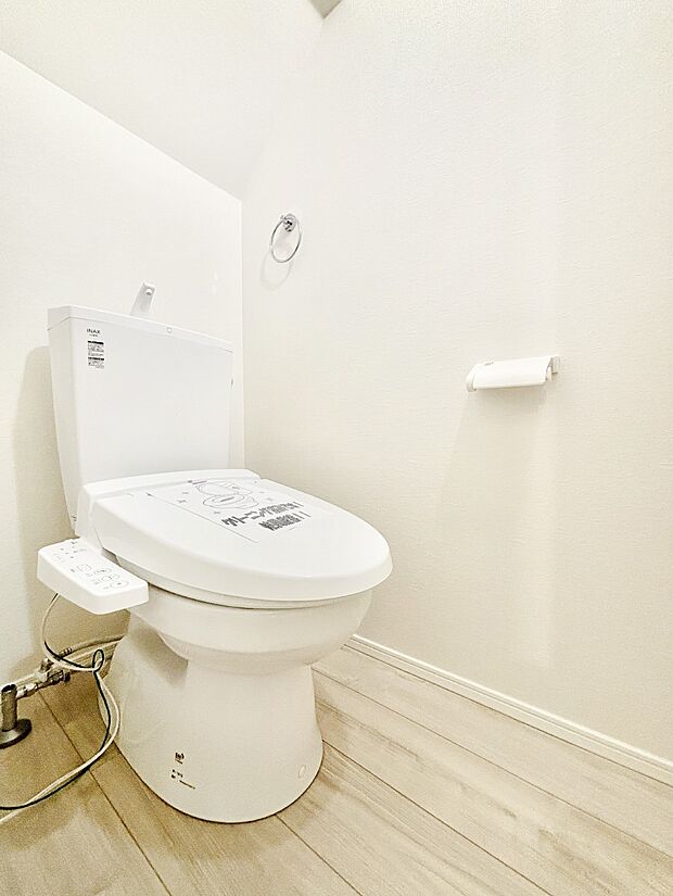 白を基調とした清潔感のある落ち着ける空間