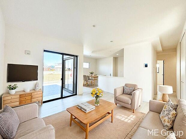 落ち着いた雰囲気のＬＤＫは家族みんなの快適空間※家具はCGです