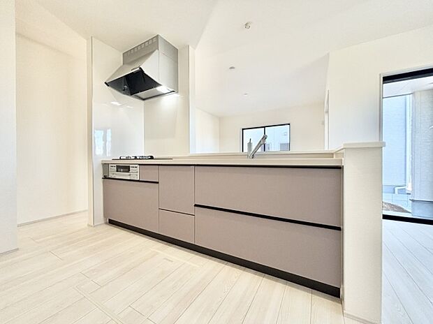動線がスムーズなアイランドキッチン!