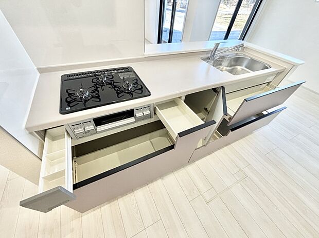 使いやすさを優先したスライド式収納タイプ！