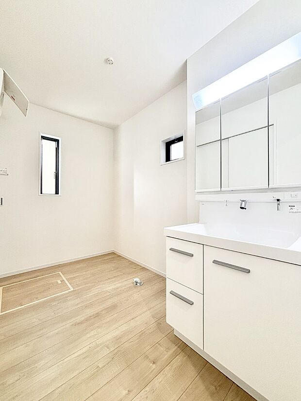 広々とゆとりのあるランドリースペース  