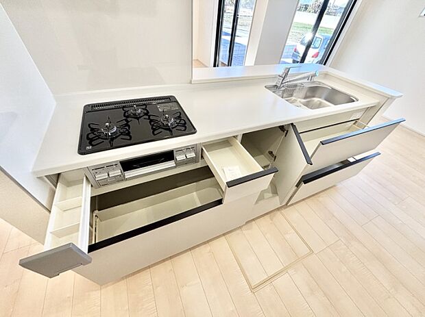 使いやすさを優先したスライド式収納タイプ！