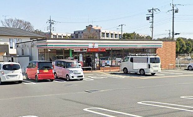 コンビニ 700m セブン-イレブン 加須平成中学校前店