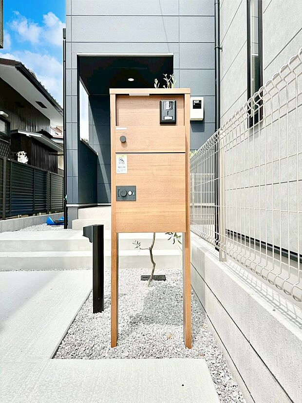 表札・インターホン・ポストをひとつに集約
