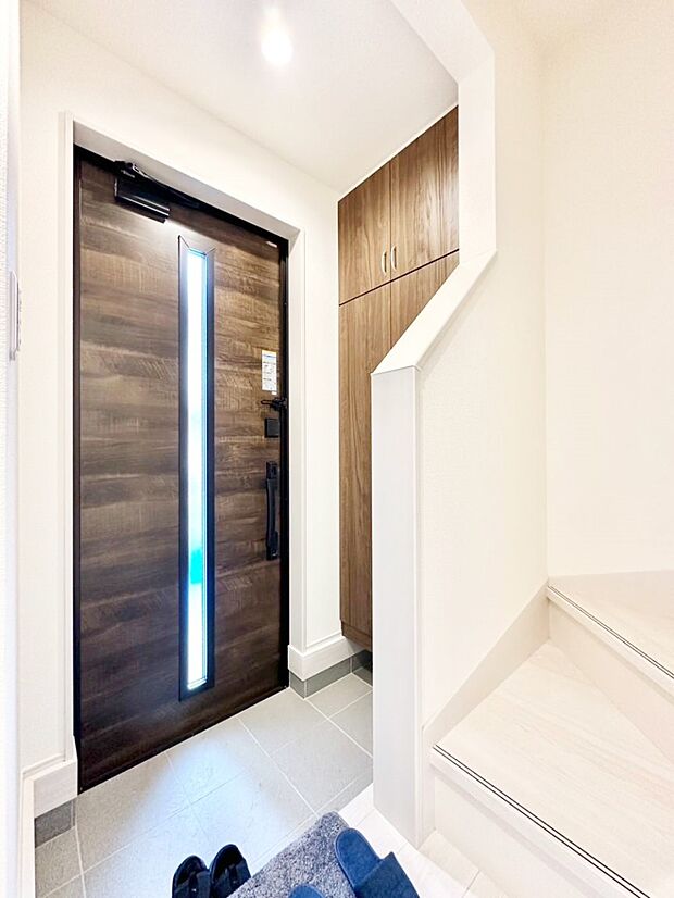 家族の帰宅やお客様をあたたかく迎える玄関