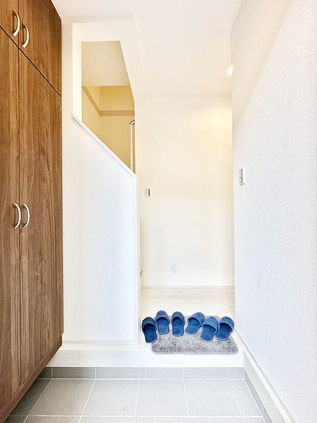 家族の帰宅やお客様をあたたかく迎える玄関