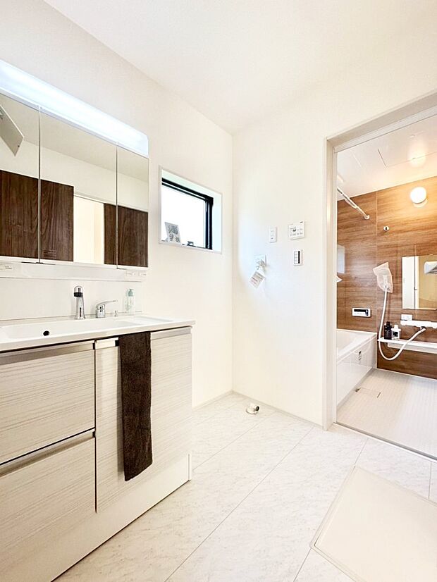 広々とゆとりのあるランドリースペース