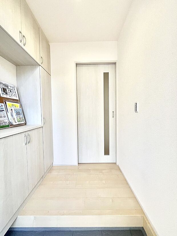 家族の帰宅やお客様をあたたかく迎える玄関  