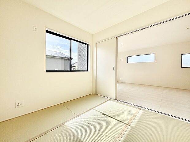 柔らかい畳の空間は、お子様の遊び場や来客時のおもてなしの場所として重宝します。
