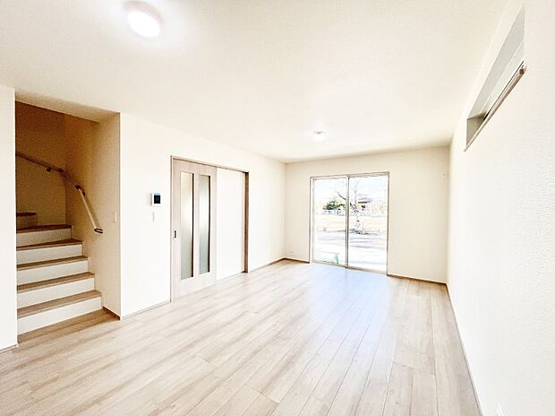 家族とのコミュニケーションが深まるリビングイン階段を採用したダイニング