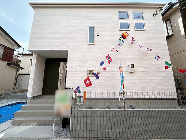 溢れる陽光でご家族の笑顔も輝く