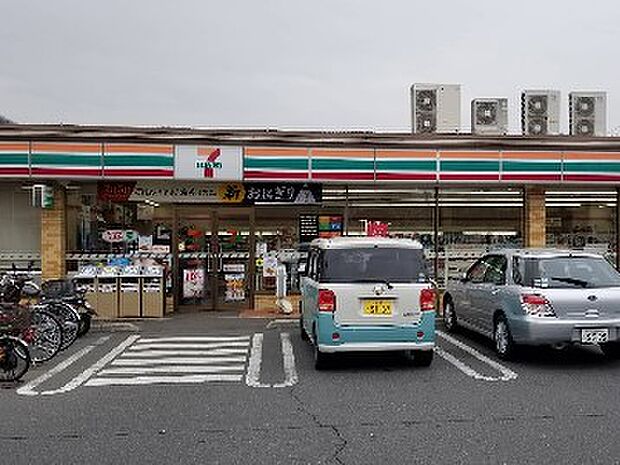 コンビニ 400m セブン-イレブン 越谷恩間中道店