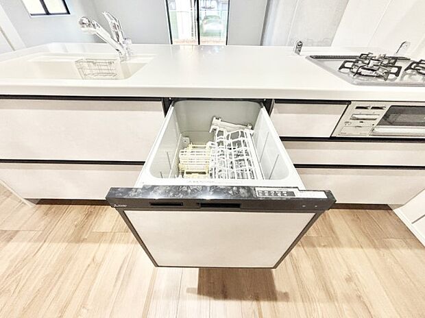 面倒なお片づけは食洗機にお任せ!家事の負担が減って、時間にも気持ちにもゆとりができます。