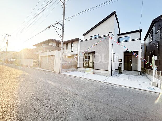 溢れる陽光でご家族の笑顔も輝く
