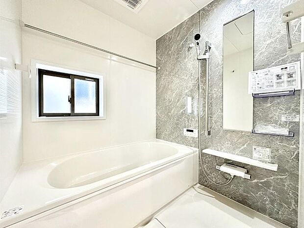 落ち着いた雰囲気でゆっくりお寛ぎいただけるバスルーム