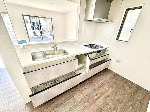 使いやすさを優先したスライド式収納タイプ！