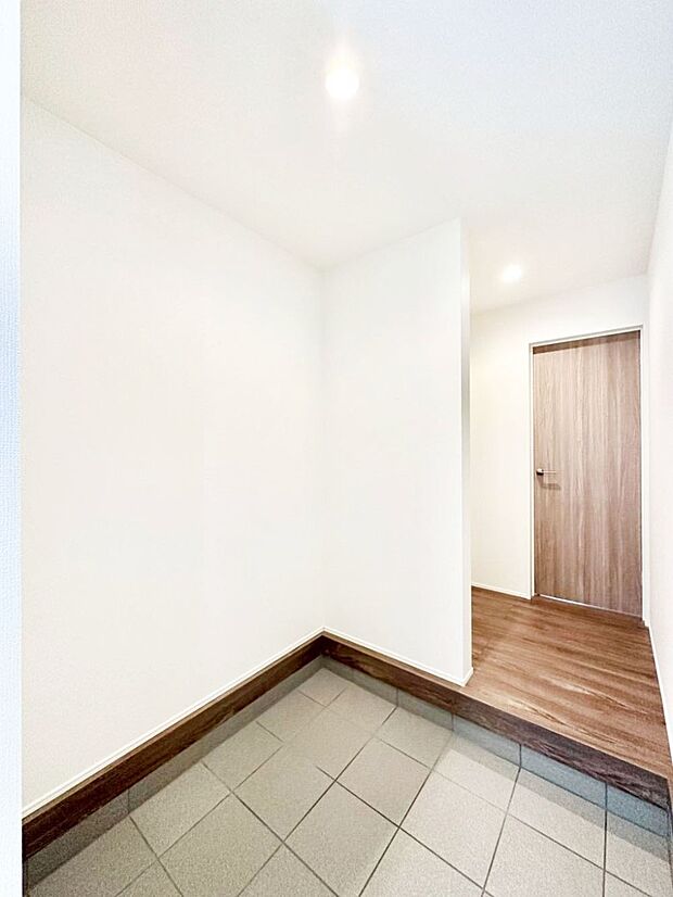 いつもきれいにしておきたい玄関ですね。