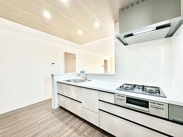 毎日使うキッチンだから、使いやすさ＆お手入れのしやすさにこだわりました。 