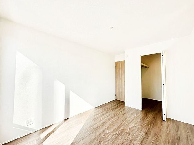 収納が充実しているので、居住スペースを広く使えます。