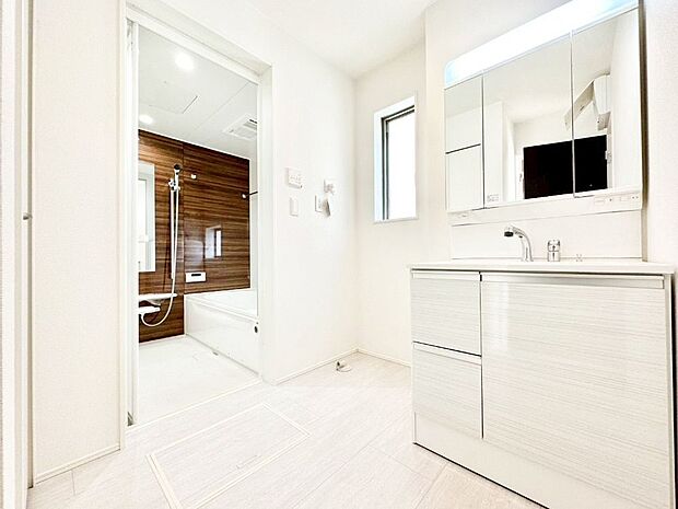 広々とゆとりのあるランドリースペース。  