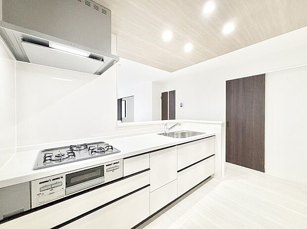 ゆとりあるキッチンではご家族と楽しくお料理ができます。