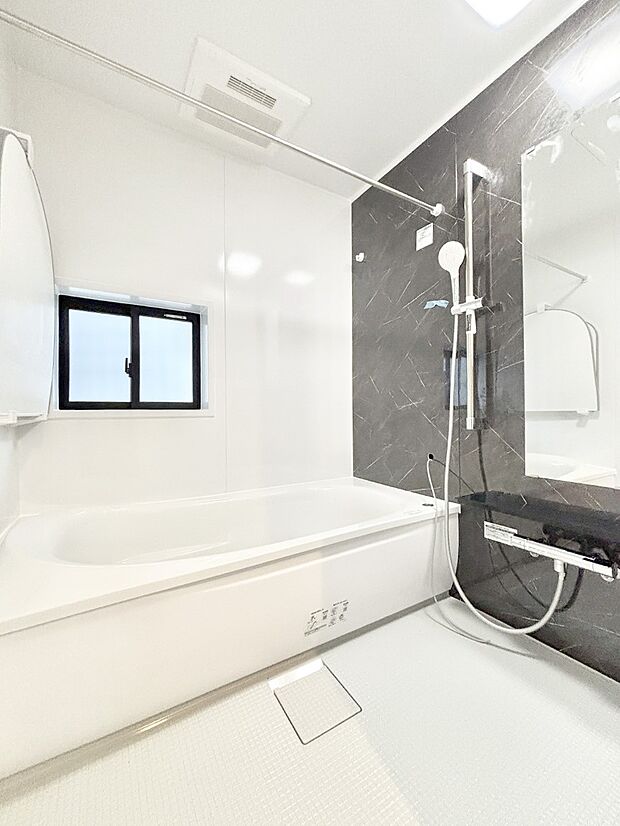 一日の疲れを癒やす大切なバスタイム。ゆっくりとお風呂を楽しんで疲れをとりたいですね!