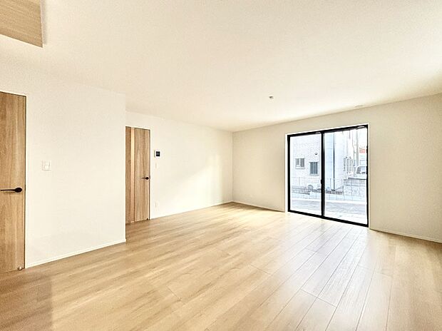 落ち着いた雰囲気のLDKは家族みんなの快適空間