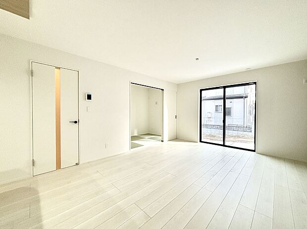 落ち着いた雰囲気のLDKは家族みんなの快適空間