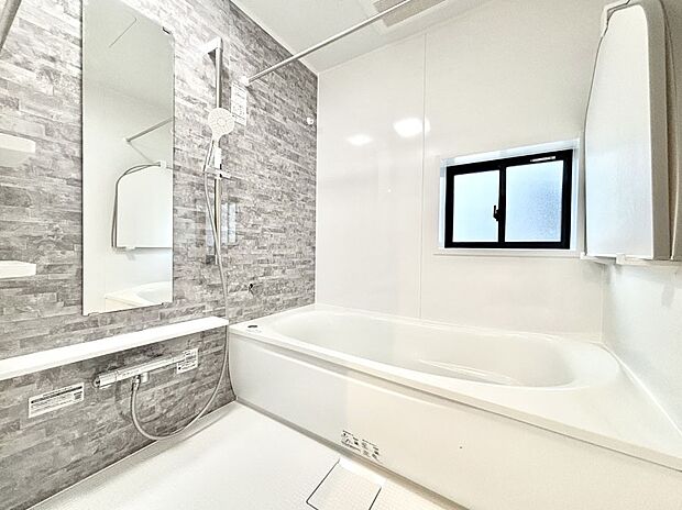 落ち着いた雰囲気でゆっくりお寛ぎいただけるバスルーム