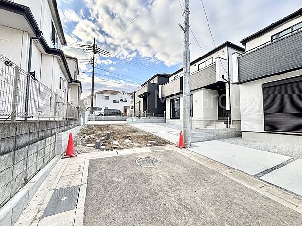 前面道路はきちんと整備されています