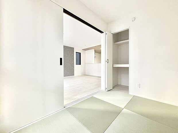 柔らかい畳の空間は、お子様の遊び場や来客時のおもてなしの場所として重宝します。