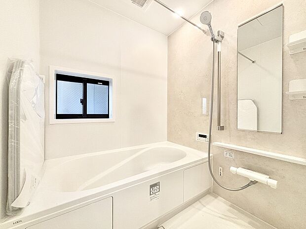 落ち着いた雰囲気でゆっくりお寛ぎいただけるバスルーム