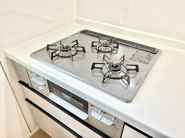 三口ガスコンロでお料理が一気にはかどりそう。